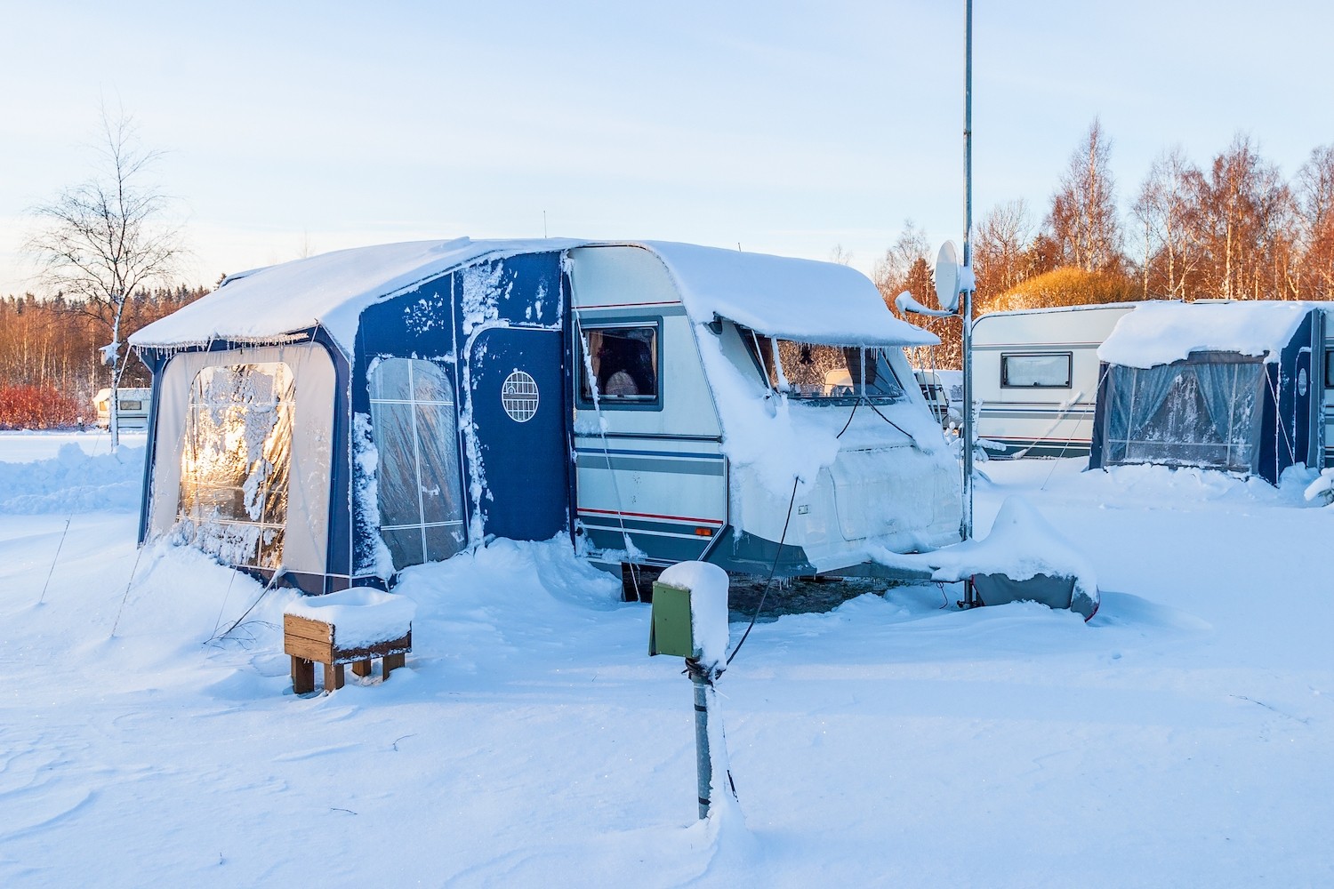 Veiligheid winterkamperen punt van aandacht | KampeerMagazine Waarom steeds meer mensen in de winter kamperen | NU Het