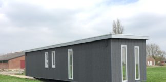Ondernemende timmermannen bouwen Chalets Chalets