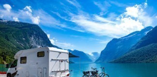Op reis met een camper of caravan Op reis