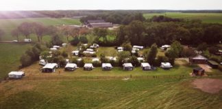 Camping De Bosfluiter in een uniek stuk natuurgebied Camping De Bosfluiter