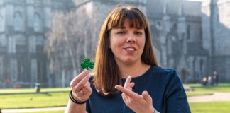 Nederlandse gids in Ierland brengt debuut uit Cathelijne de Wit-Peijs