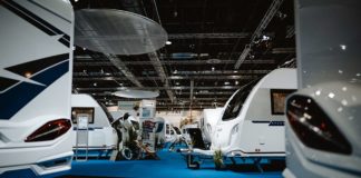Bij Knaus kennen ze geen grenzen Knaus op de Caravan Salon Düsseldorf in Duitsland