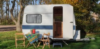 Tante Tess voor een onvergetelijk kampeeravontuur Tante Tess voor een onvergetelijk kampeeravontuur