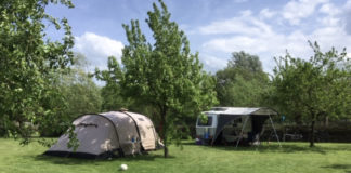 Minicamping NUMMER 49 in het Zeeuwse Driewegen Minicamping NUMMER 49 in het Zeeuwse Driewegen