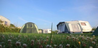 Minicamping Roos en Doorn vlakbij het strand van Domburg Minicamping Roos en Doorn vlakbij het strand van Domburg