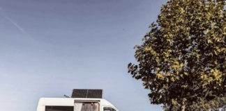 De Campertrek – met een zelf omgebouwde camper door Europa De Campertrek - met een zelf omgebouwde camper door Europa