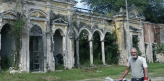 Fietsen tussen grote gieren en oude leguanen Fietsen tussen grote gieren en oude leguanen