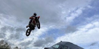 Persbericht met de actieve lijn van Alphavan Persbericht met de actieve lijn van Alphavan