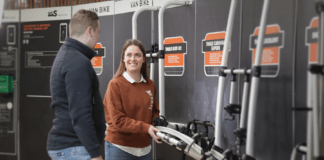 Henk Pen opent op 4 maart een uniek Tech Experience Centre Henk Pen opent op 4 maart een uniek Tech Experience Centre