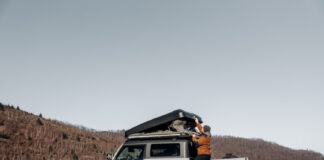 CAMPWERK presenteert 2 nieuwe daktenten Met de Good Vibes daktent is binnen enkele seconden je slaapplek gereed.