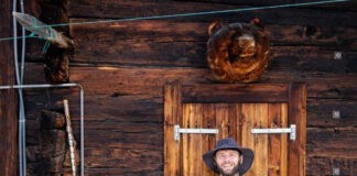 Achter de bergen -17 reisverhalen over de Alpen Achter de bergen -17 reisverhalen over de Alpen