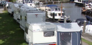 Genieten in hartje Zwartsluis aan het Zwartewater Genieten in hartje Zwartsluis aan het Zwartewater