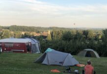 Kamperen tussen de Limburgse heuvels bij Camping De Botkoel Kamperen tussen de Limburgse heuvels bij Camping De Botkoel