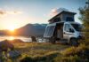 Off-grid kamperen blijft groeien Kamperen bij zonsondergang aan het meer